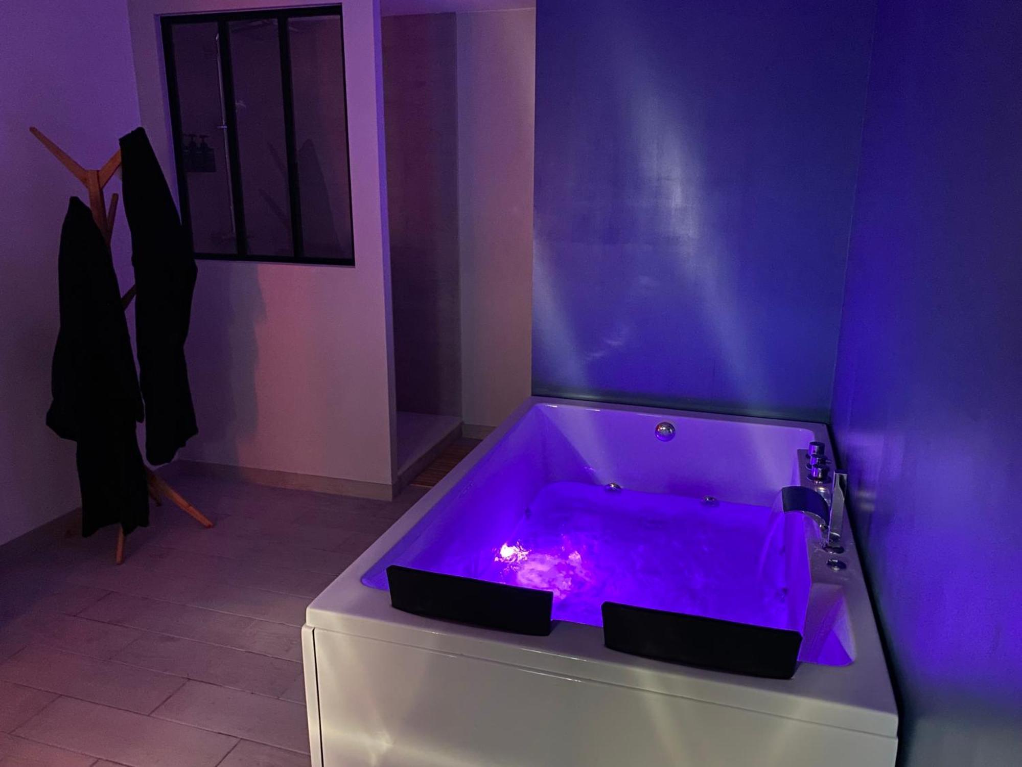 Detente Et Spa Pour Se Ressourcer Bullion Exteriör bild
